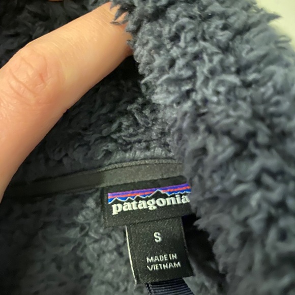 Women’s fuzzy patagonia - Picture 2 of 3